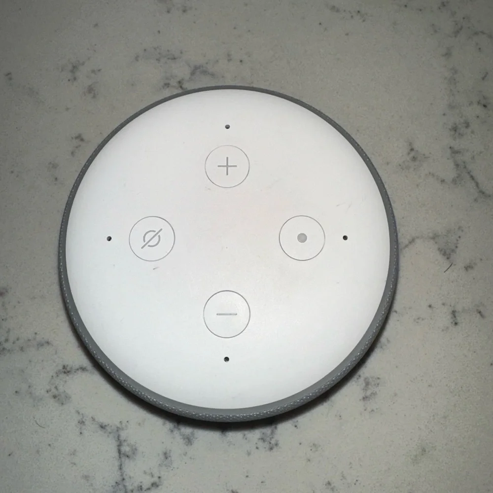 Amazon Echo Dot 3G Smart Speaker - White - Picture 1 of 3